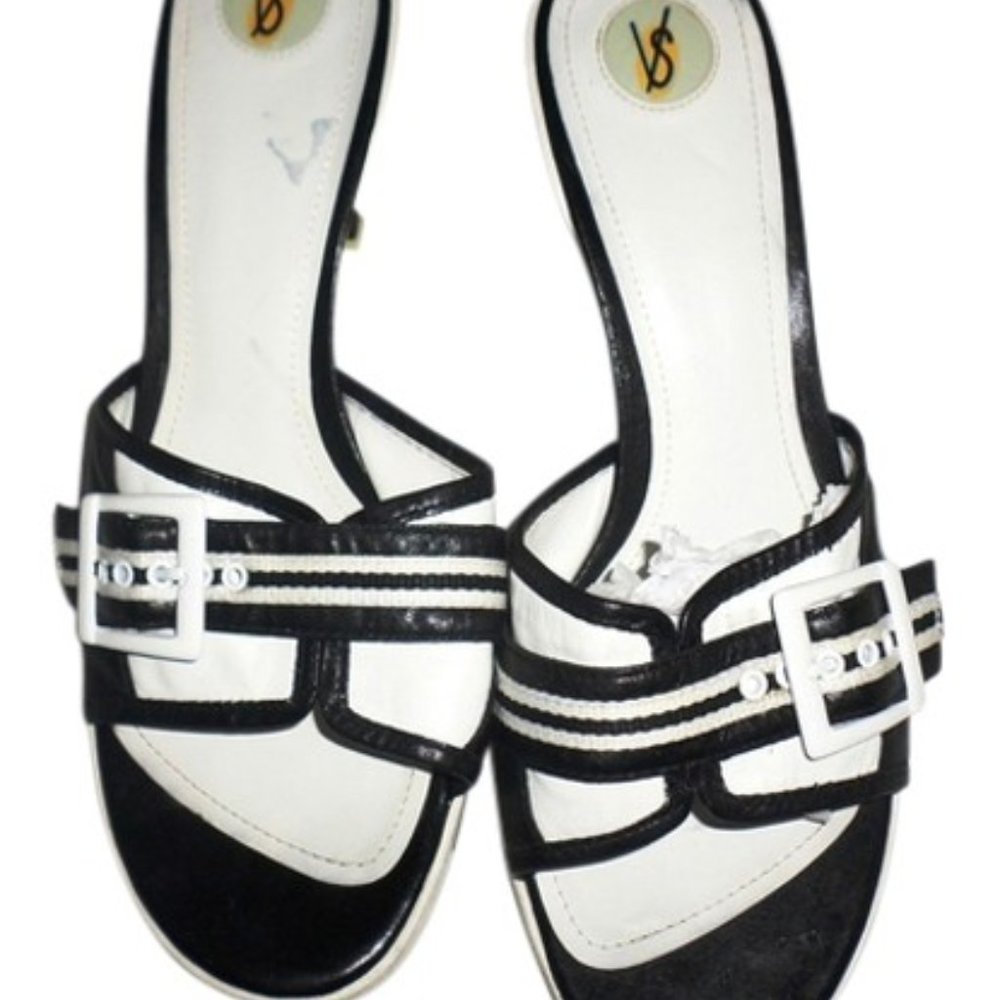 Victoria's Secret Black & White Vs Sandals